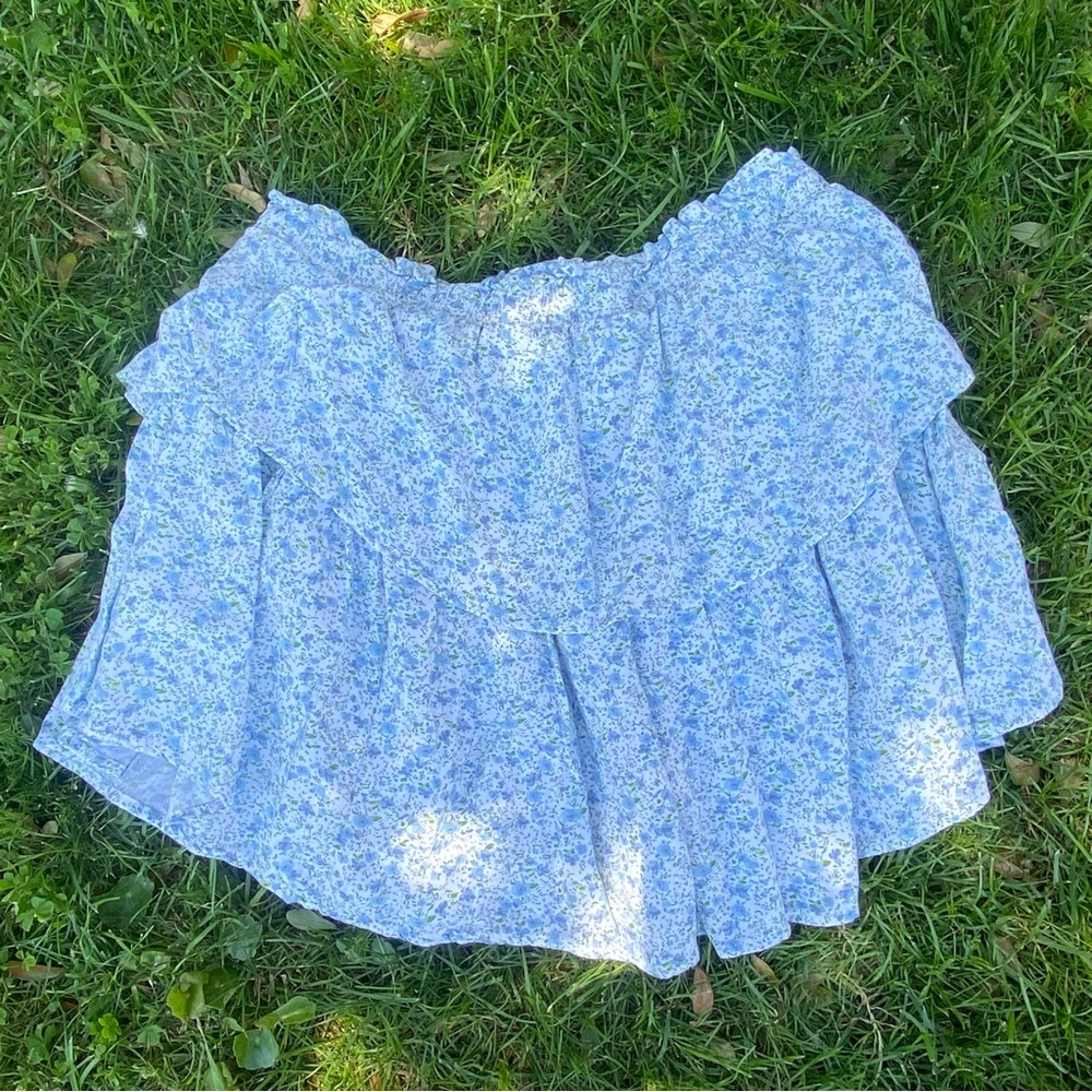 Blue floral mini skirt
